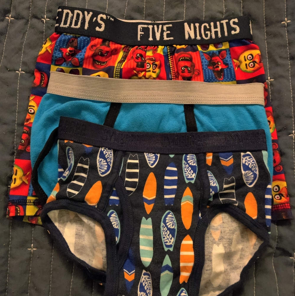 3/$20 3 pairs Boys five nights at Freddy's, Gymboree briefs size 6